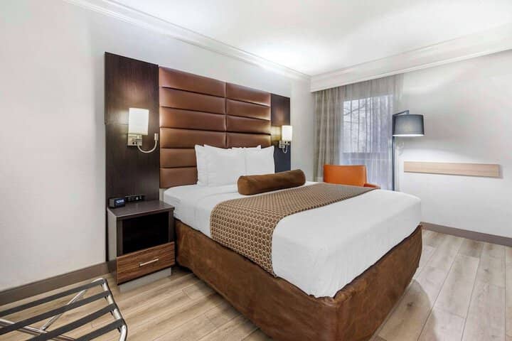 Room 17 of 51