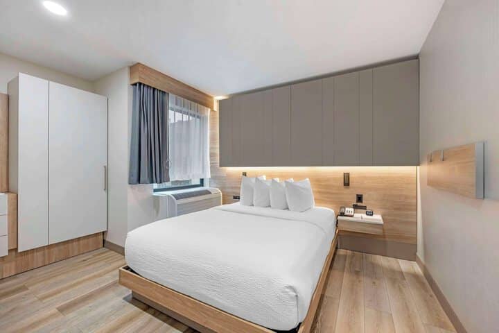 Room 8 of 51