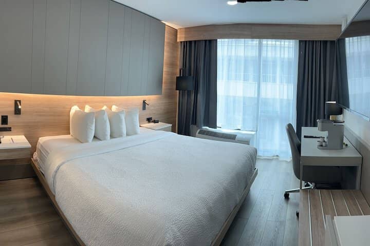 Room 27 of 51