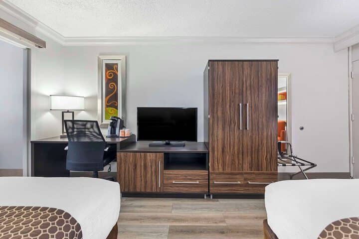 Room 25 of 51