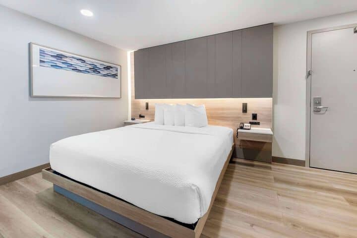 Room 12 of 51