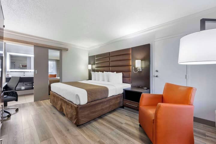 Room 21 of 51